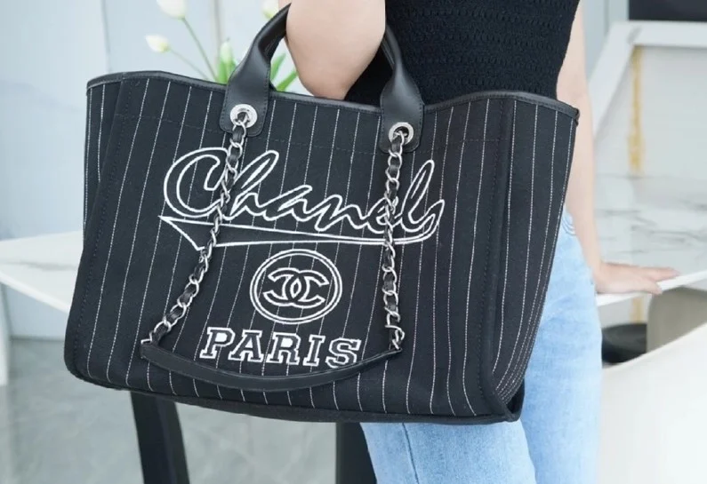 샤넬 맥시 쇼핑백 블랙(실버)