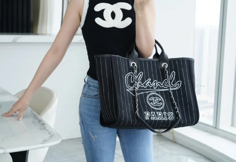 샤넬 맥시 쇼핑백 블랙(실버)