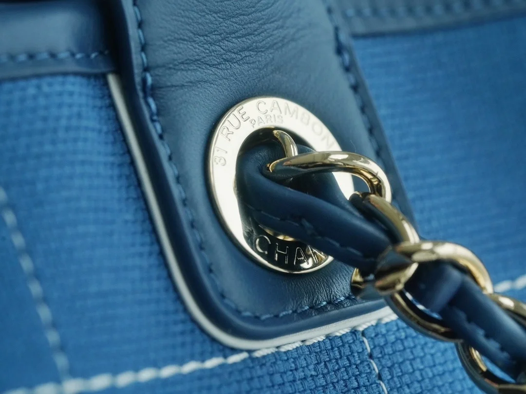 샤넬 맥시 쇼핑백 블루