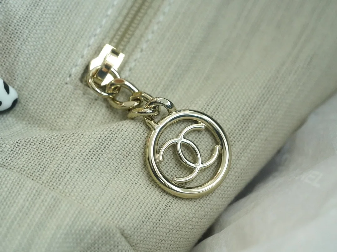 샤넬 맥시 쇼핑백 블루