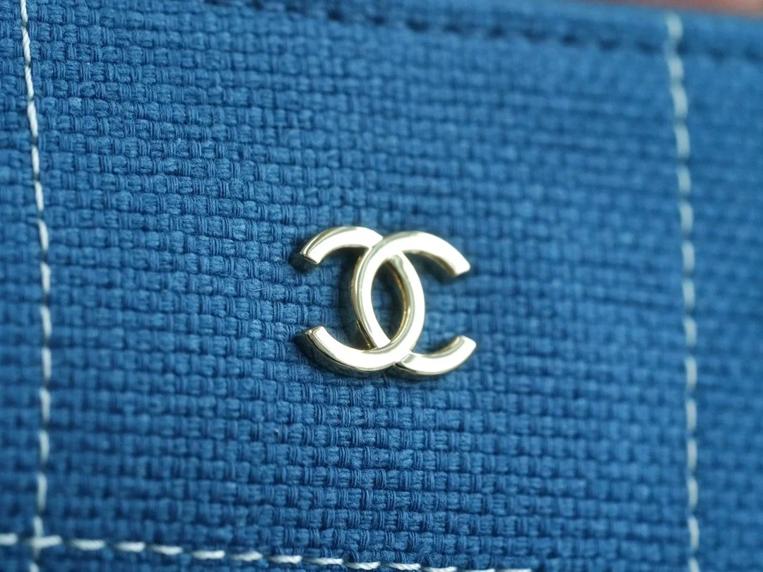 샤넬 맥시 쇼핑백 블루