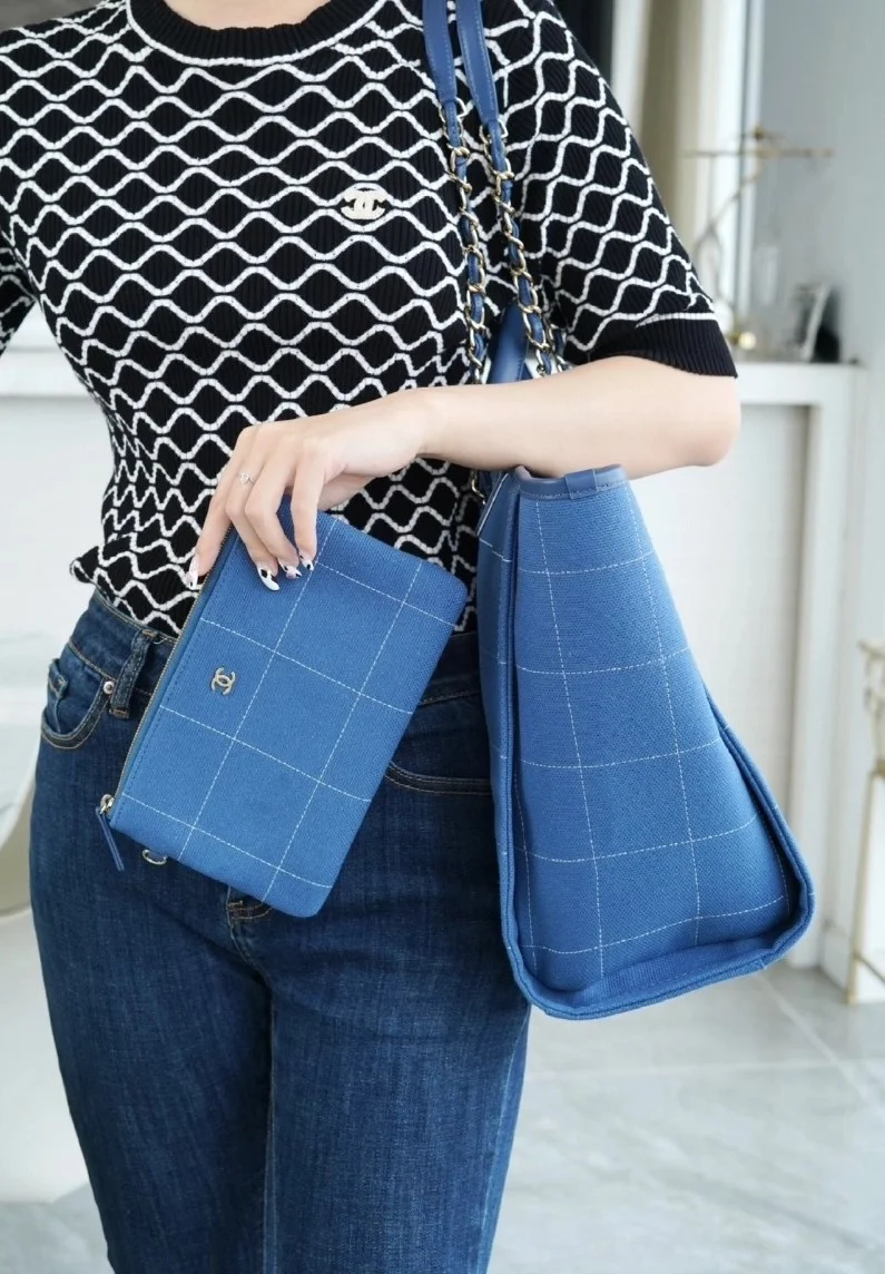 샤넬 맥시 쇼핑백 블루