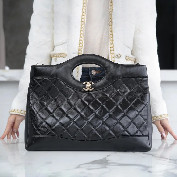 샤넬 24SS 31백 미디엄 가로버전 쇼퍼백