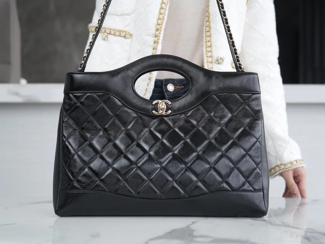 샤넬 24SS 31백 미디엄 가로버전 쇼퍼백