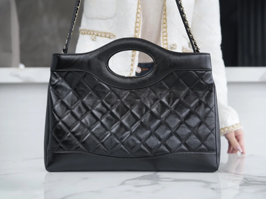 샤넬 24SS 31백 미디엄 가로버전 쇼퍼백