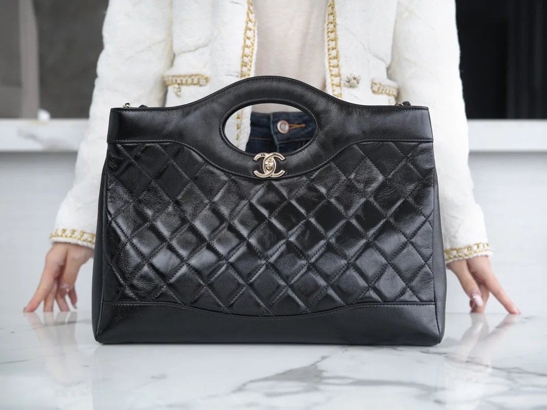 샤넬 24SS 31백 미디엄 가로버전 쇼퍼백