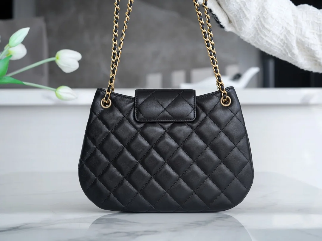 샤넬 24C 크루즈 메신저 백 라지 빅로고 퍼플 AS4609