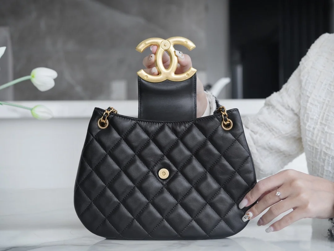 샤넬 24C 크루즈 메신저 백 라지 빅로고 퍼플 AS4609