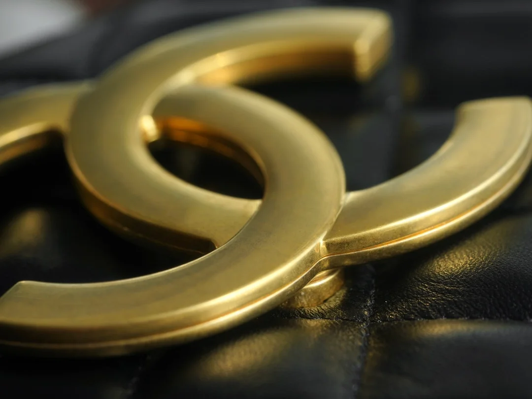 샤넬 24C 크루즈 메신저 백 라지 빅로고 퍼플 AS4609