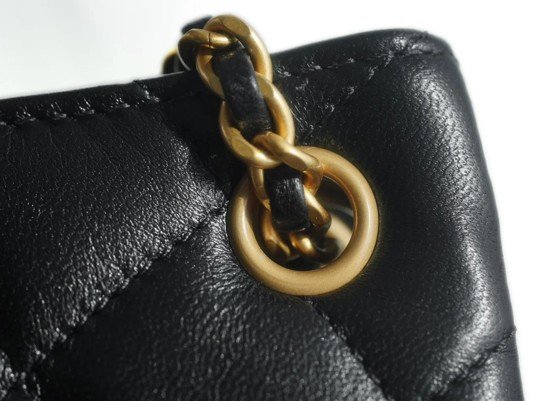 샤넬 24C 크루즈 메신저 백 라지 빅로고 퍼플 AS4609