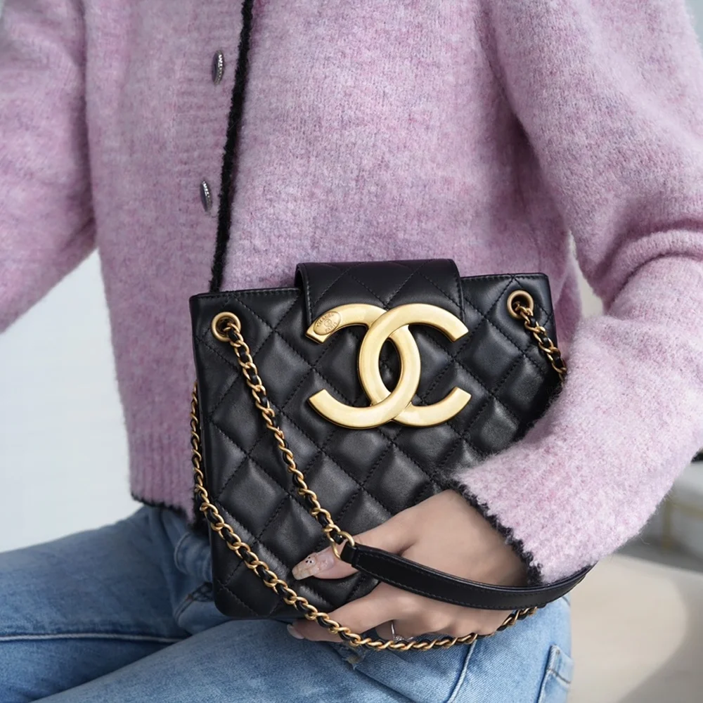 샤넬 24C 크루즈 레트로 라지 램스킨 블랙