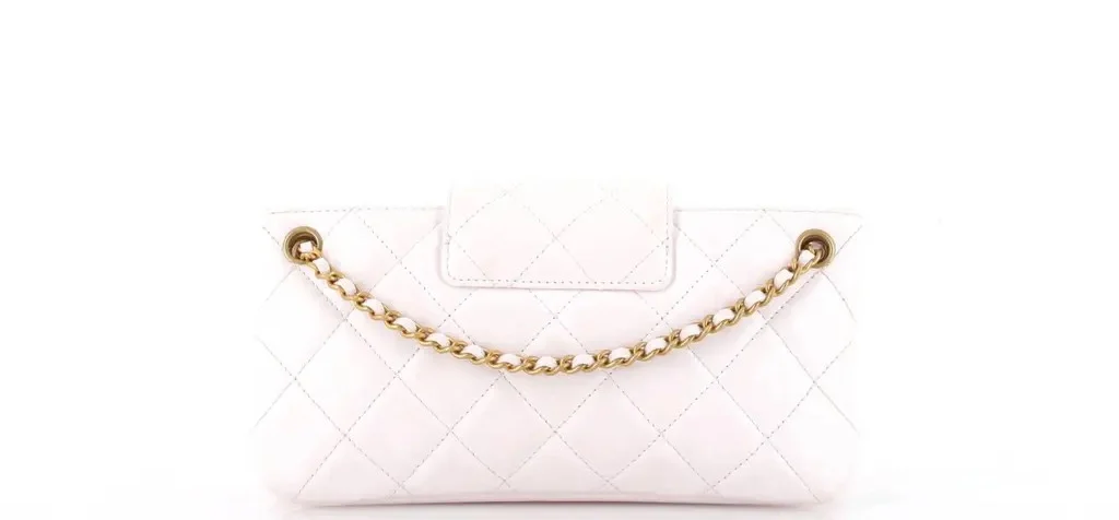 샤넬 24C 크루즈 메신저 백 라지 빅로고 화이트