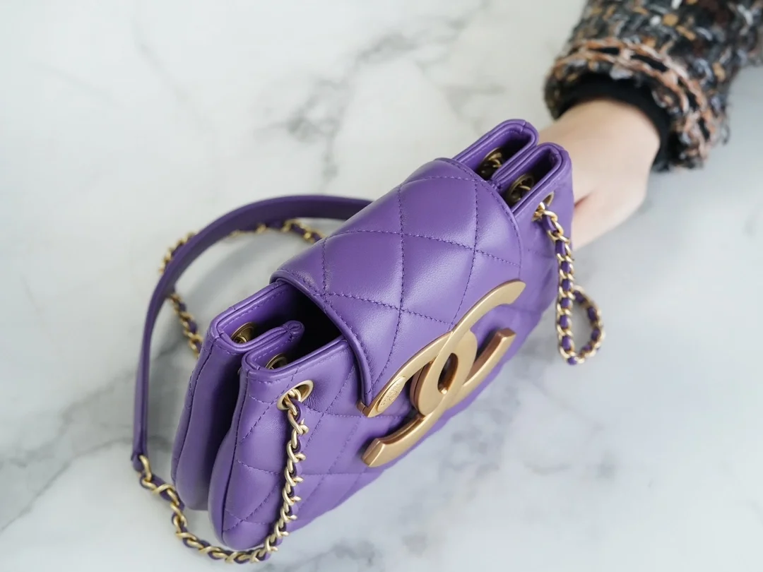 샤넬 24C 크루즈 메신저 백 스몰 빅로고 퍼플 AS4609