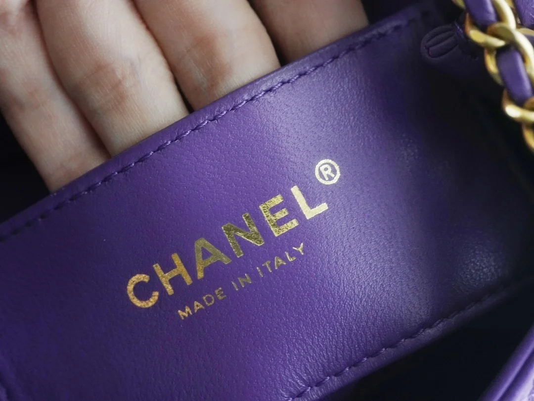샤넬 24C 크루즈 메신저 백 스몰 빅로고 퍼플 AS4609