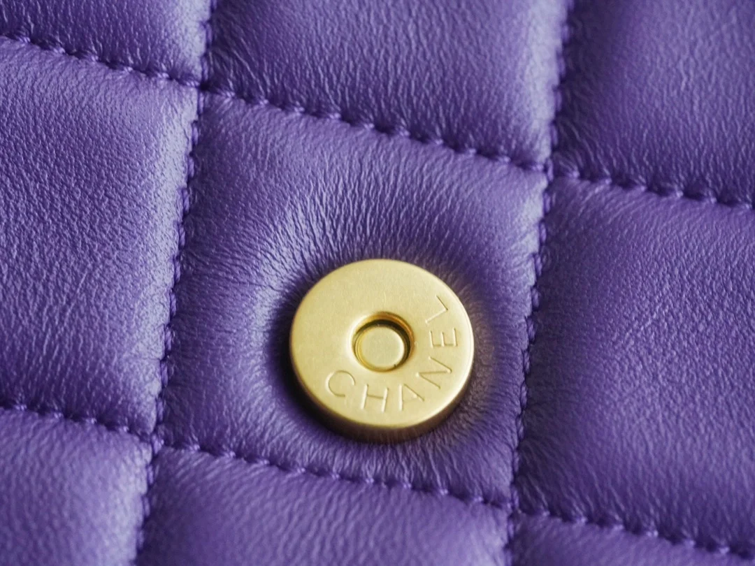 샤넬 24C 크루즈 메신저 백 스몰 빅로고 퍼플 AS4609