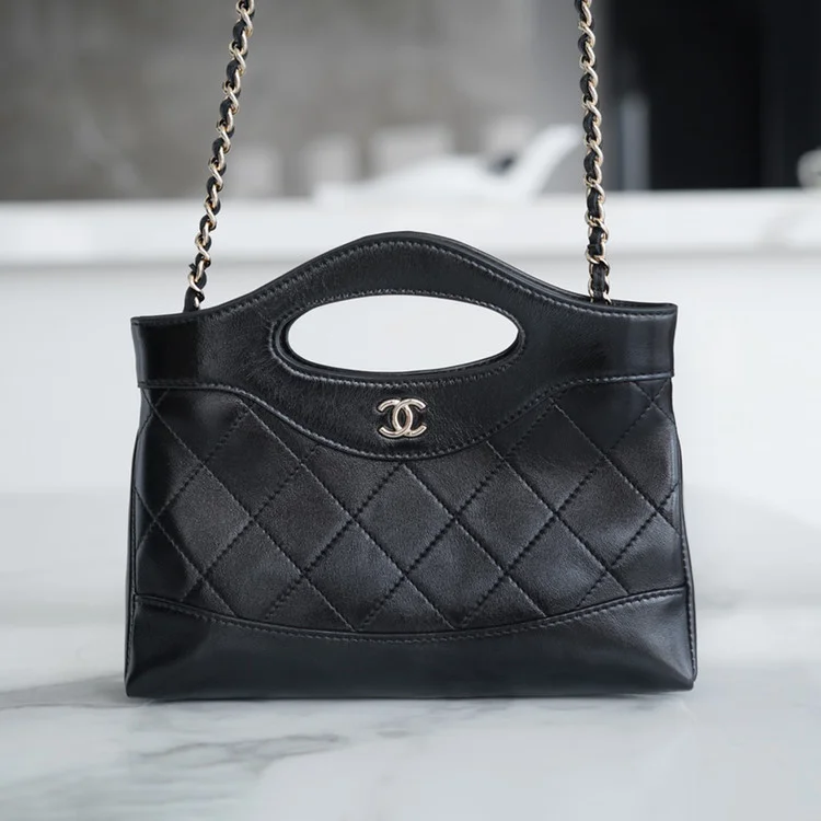 샤넬 24SS 31백 미니 체인 크로스 토트백 AP3656