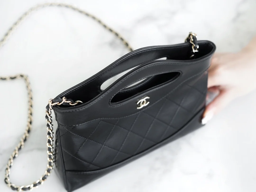 샤넬 24SS 31백 미니 체인 크로스 토트백 AP3656