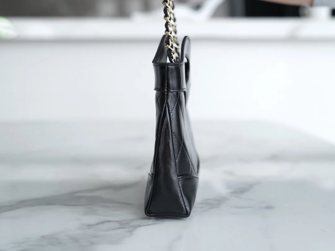 샤넬 24SS 31백 미니 체인 크로스 토트백 AP3656