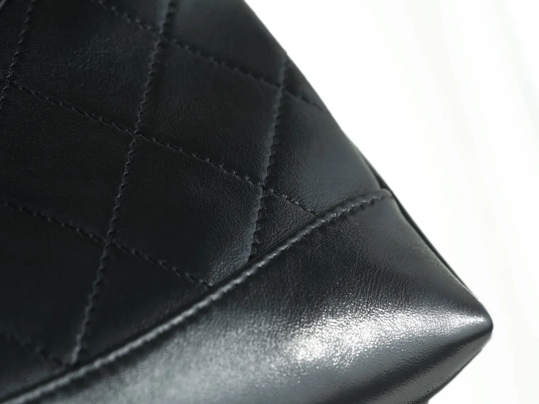 샤넬 24SS 31백 미니 체인 크로스 토트백 AP3656