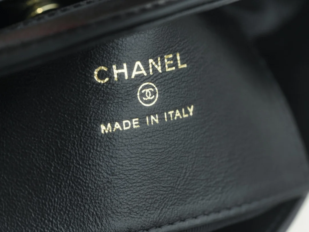 샤넬 24SS 31백 미니 체인 크로스 토트백 AP3656