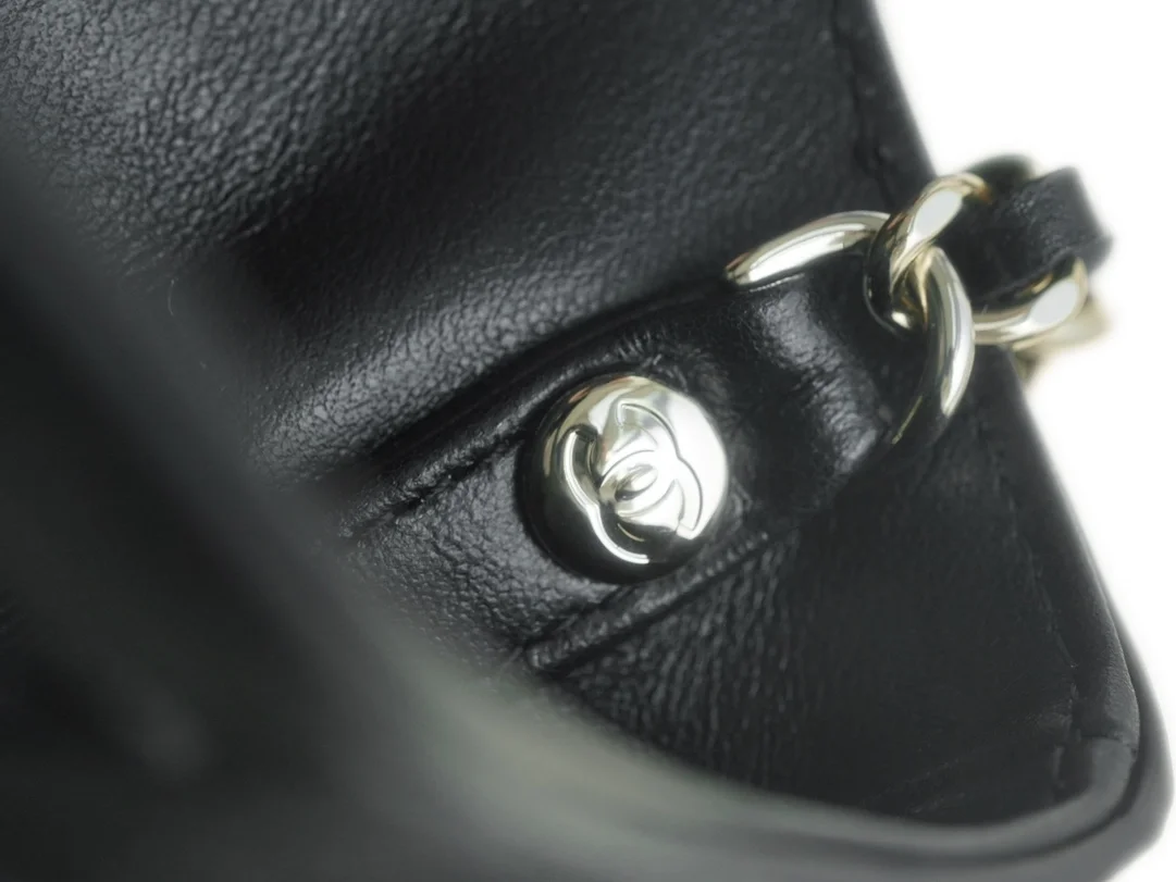 샤넬 24SS 31백 미니 체인 크로스 토트백 AP3656