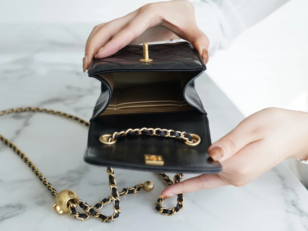 샤넬 골드볼 폰홀더백 블랙