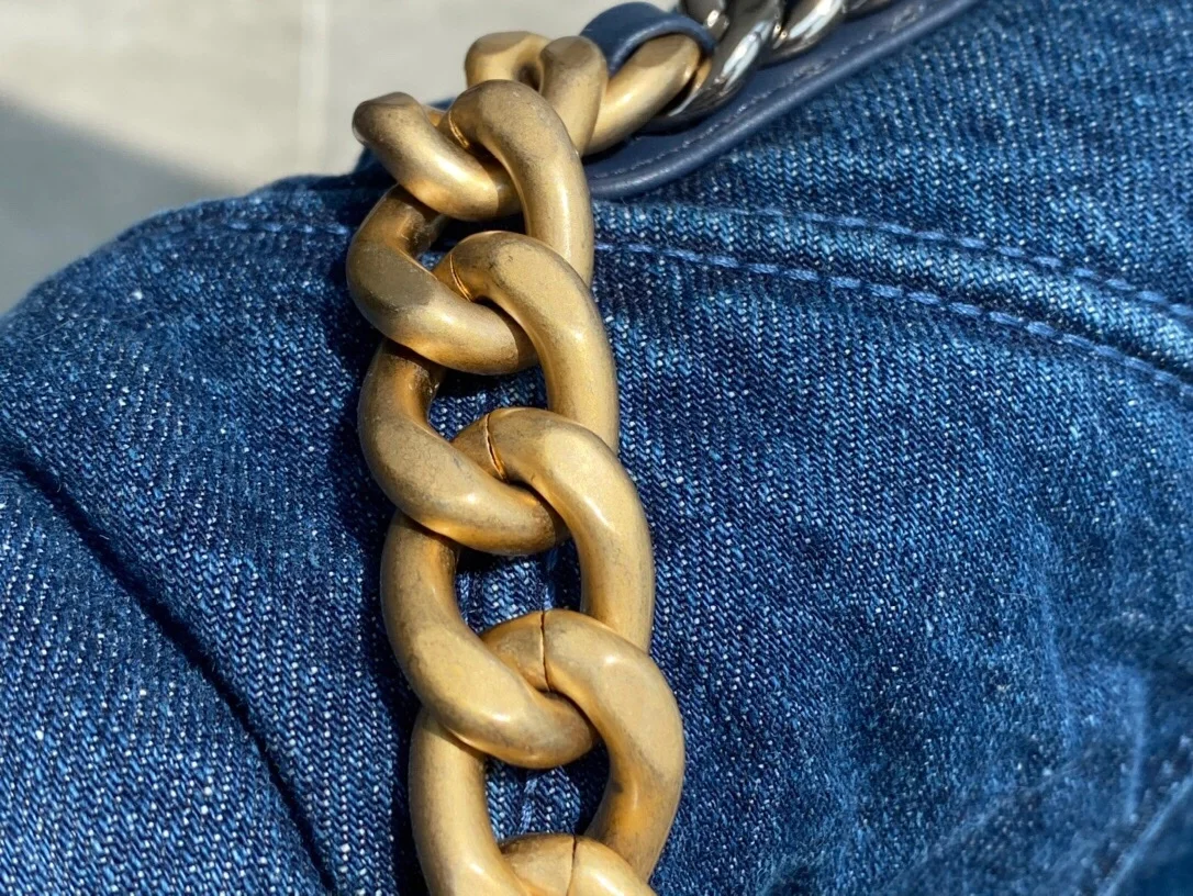 샤넬 19백 미디엄(스몰) 골드 체인 데님 블루