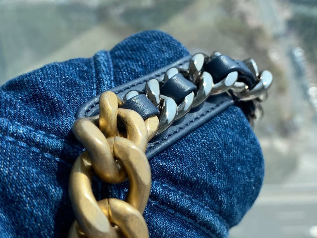 샤넬 19백 미디엄(스몰) 골드 체인 데님 블루