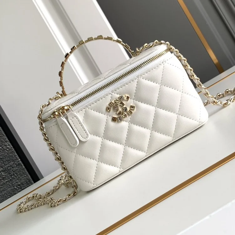 샤넬 24A 스트라스 CC로고 직사각 베니티백 A96095