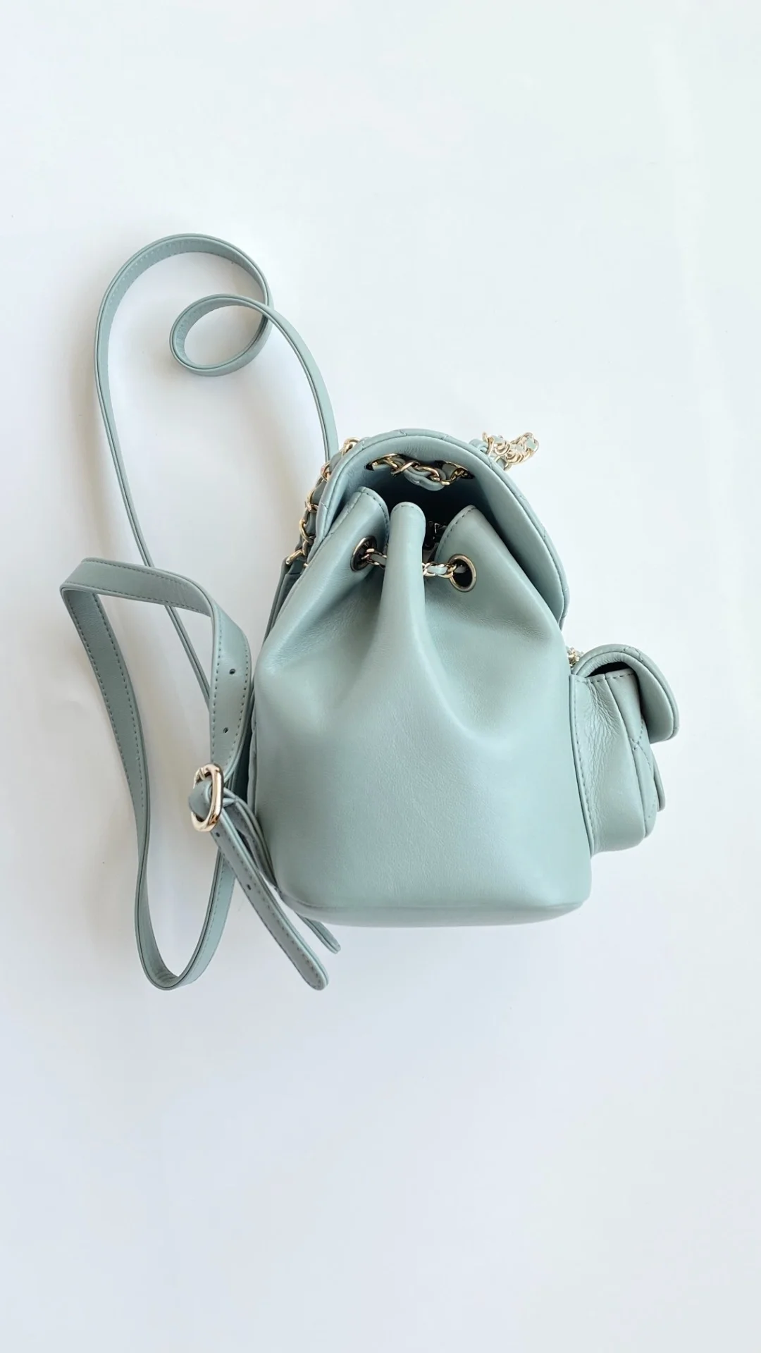 샤넬 원 포켓 듀마 백팩 스몰 램스킨 스카이블루