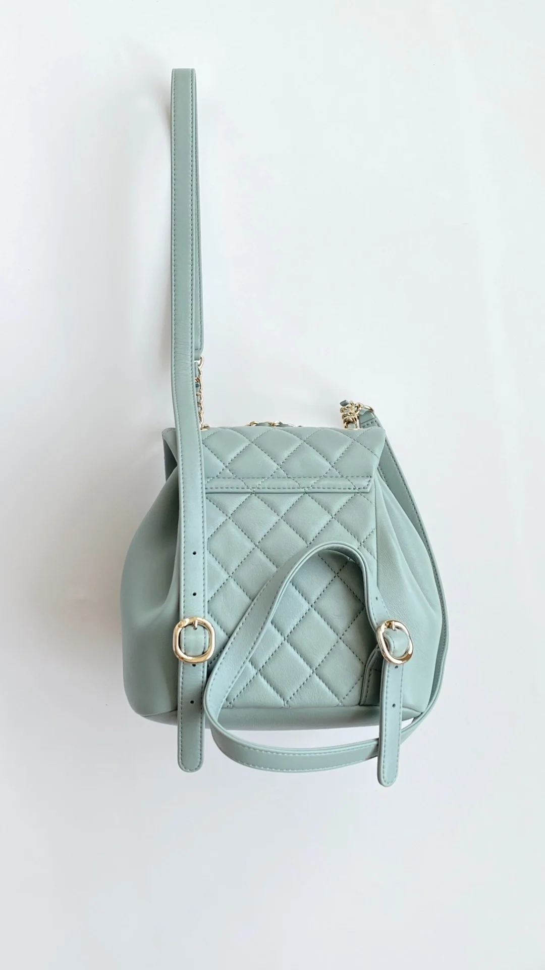 샤넬 원 포켓 듀마 백팩 스몰 램스킨 스카이블루