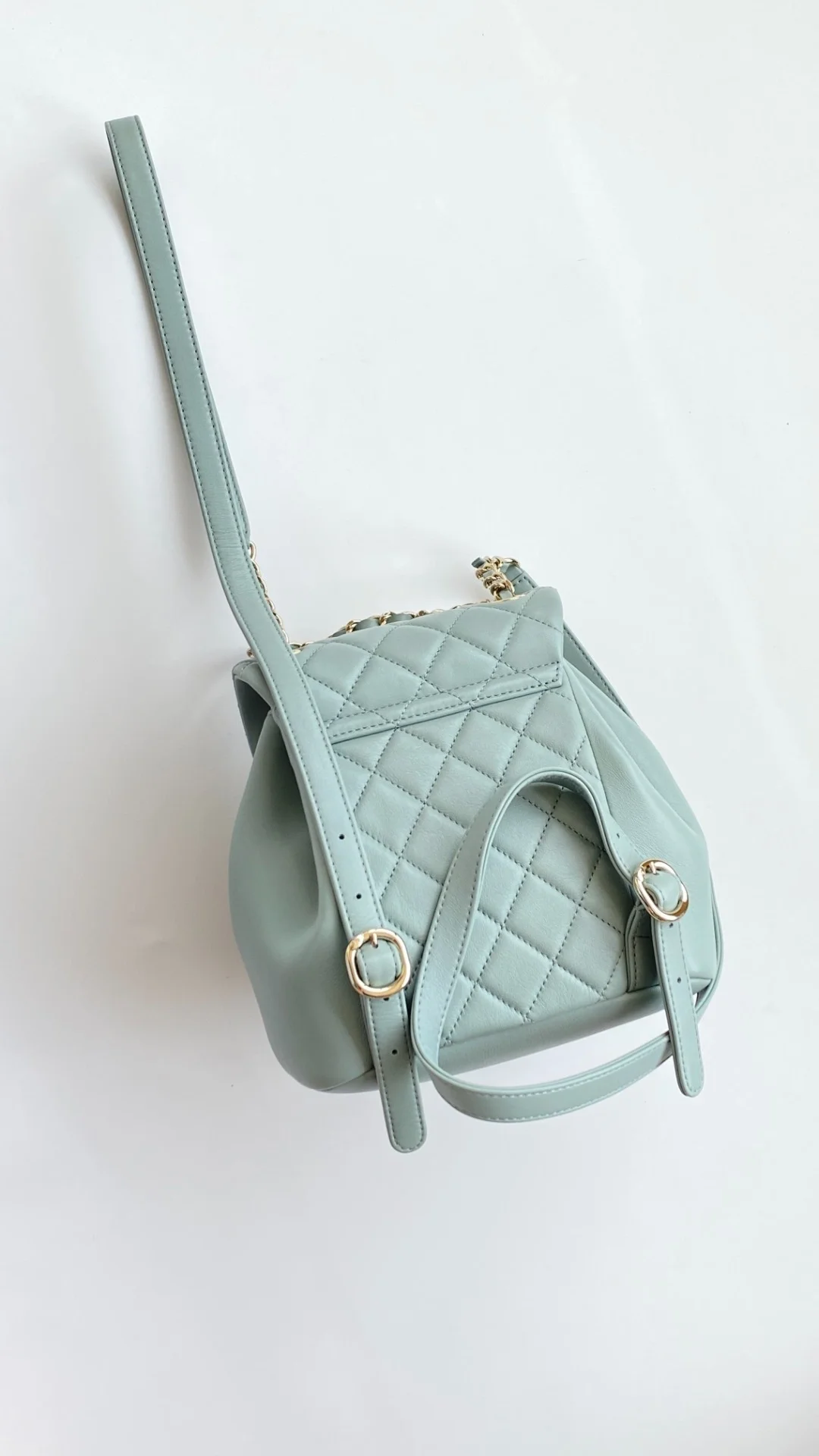 샤넬 원 포켓 듀마 백팩 스몰 램스킨 스카이블루