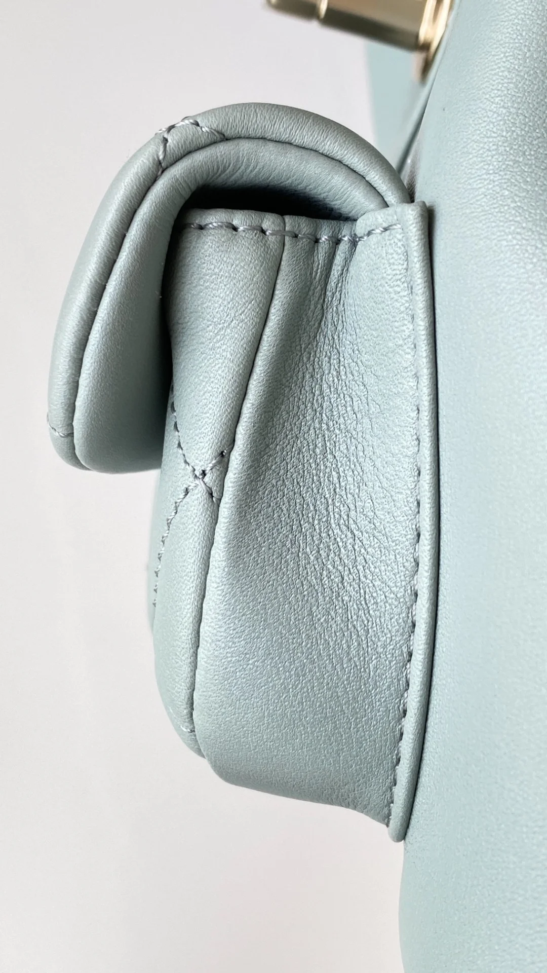 샤넬 원 포켓 듀마 백팩 스몰 램스킨 스카이블루