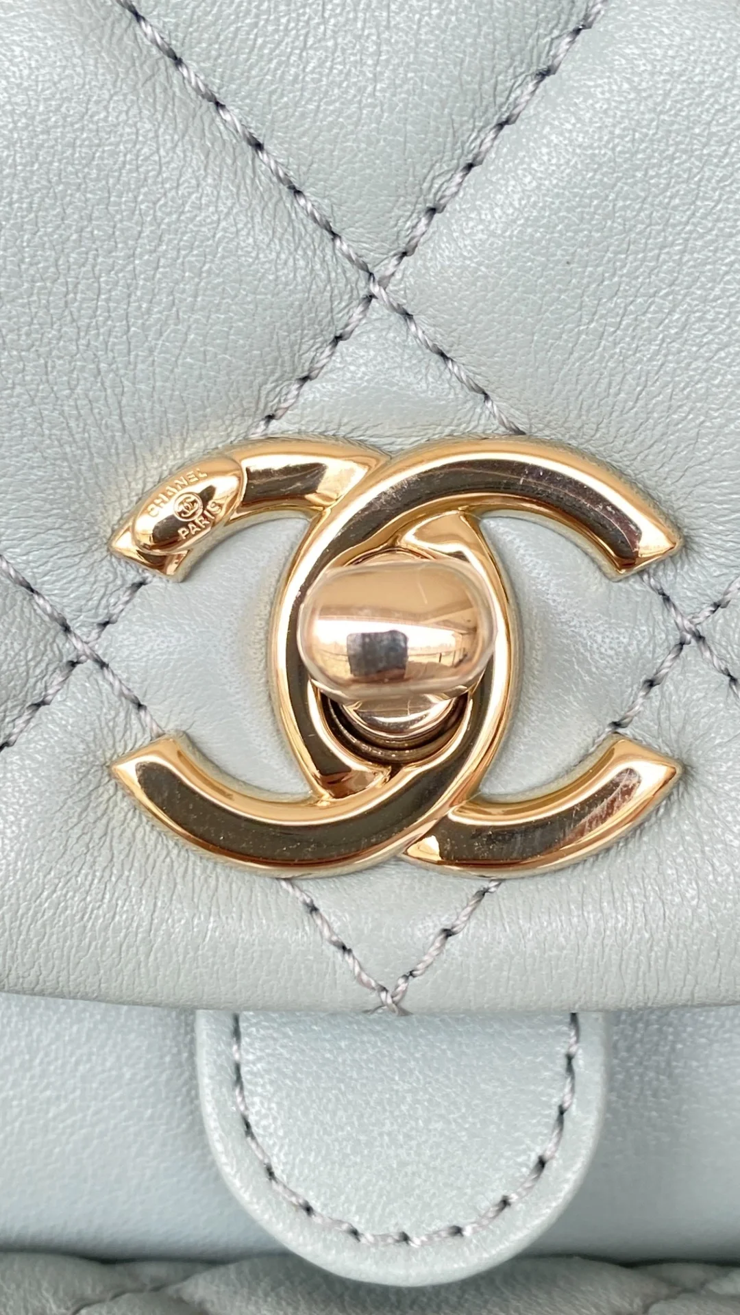 샤넬 원 포켓 듀마 백팩 스몰 램스킨 스카이블루