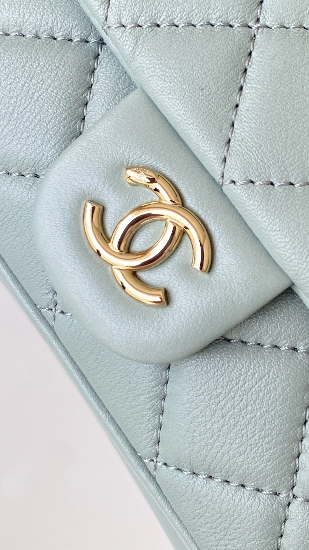 샤넬 원 포켓 듀마 백팩 스몰 램스킨 스카이블루