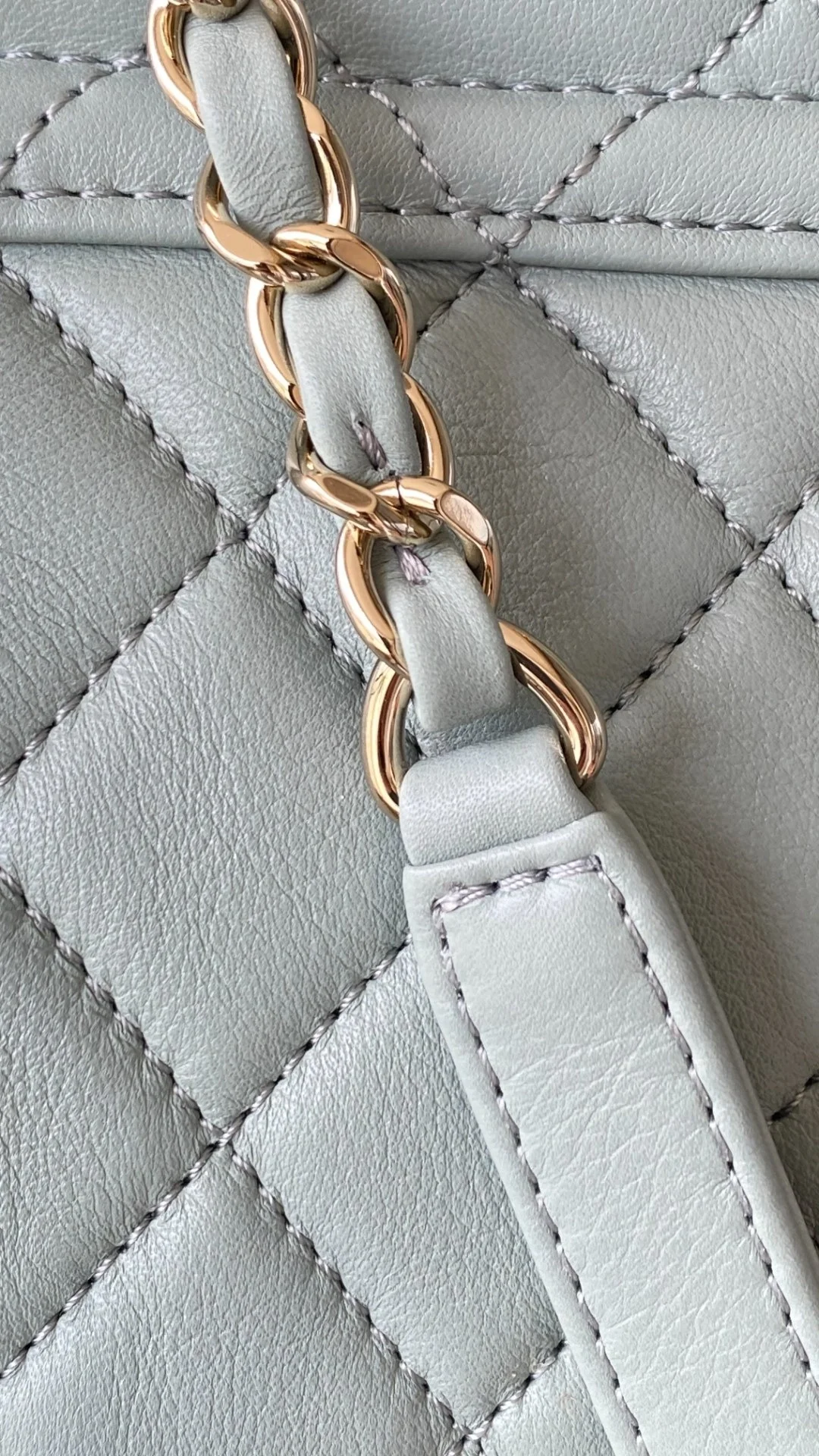 샤넬 원 포켓 듀마 백팩 스몰 램스킨 스카이블루