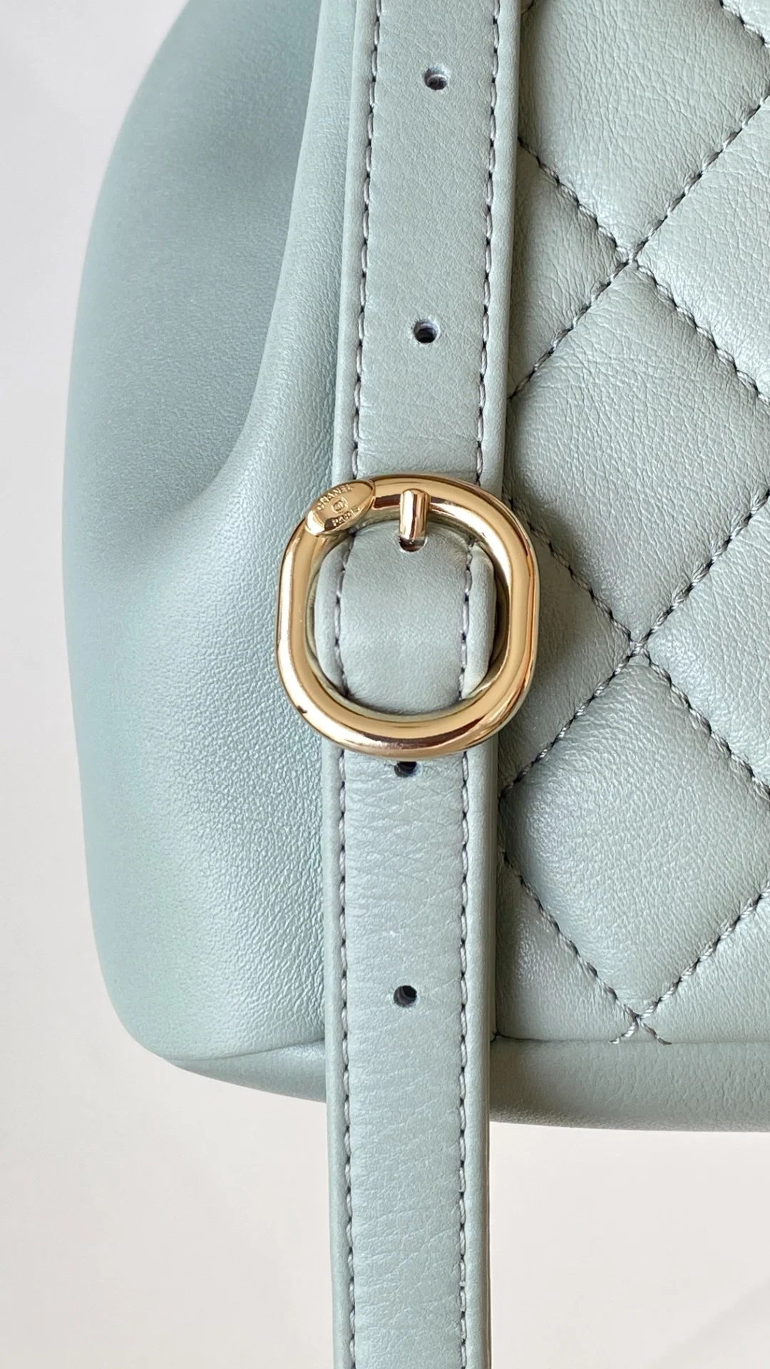 샤넬 원 포켓 듀마 백팩 스몰 램스킨 스카이블루