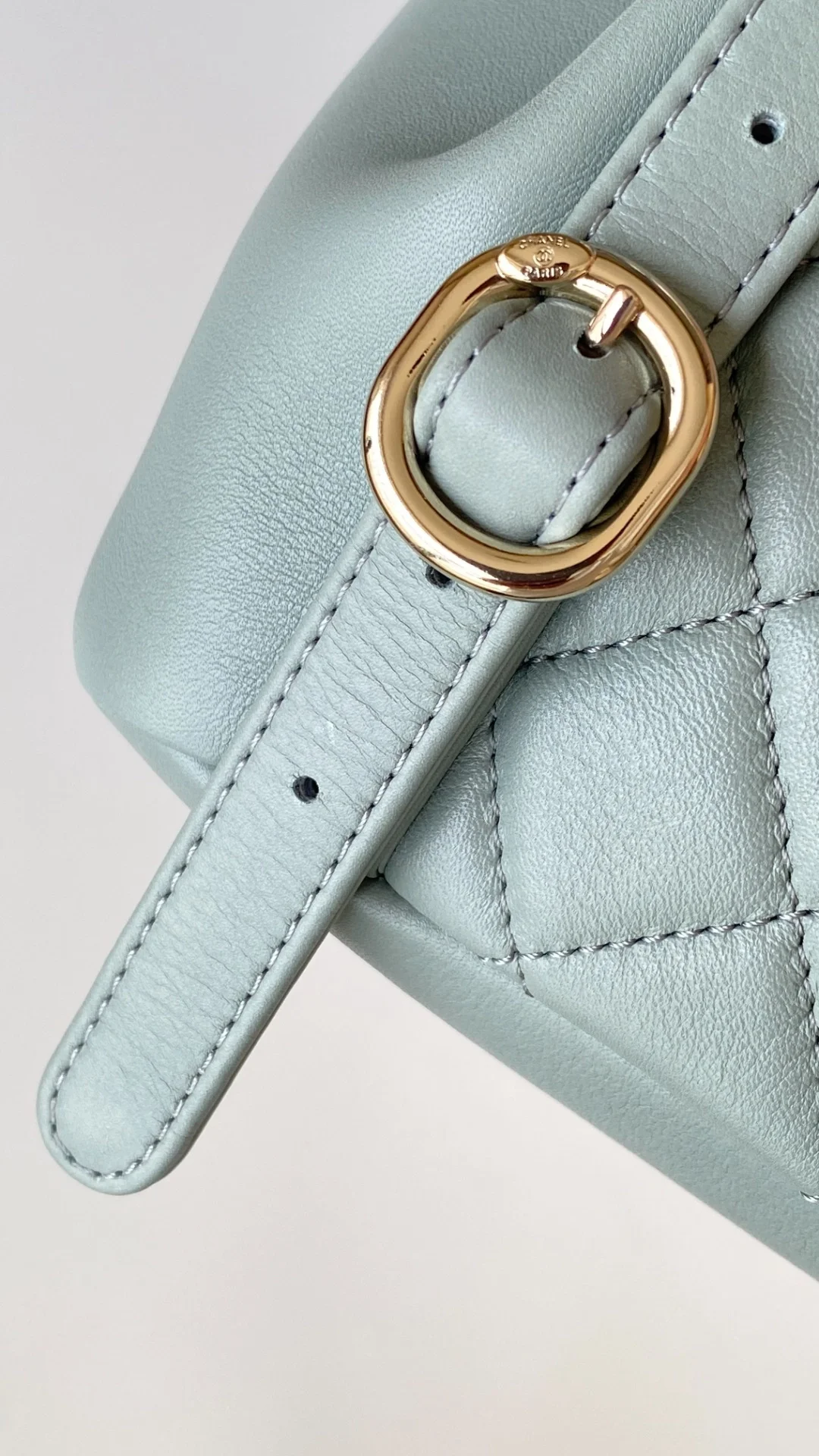 샤넬 원 포켓 듀마 백팩 스몰 램스킨 스카이블루