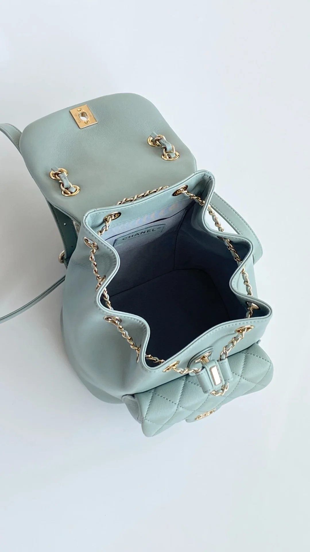 샤넬 원 포켓 듀마 백팩 스몰 램스킨 스카이블루