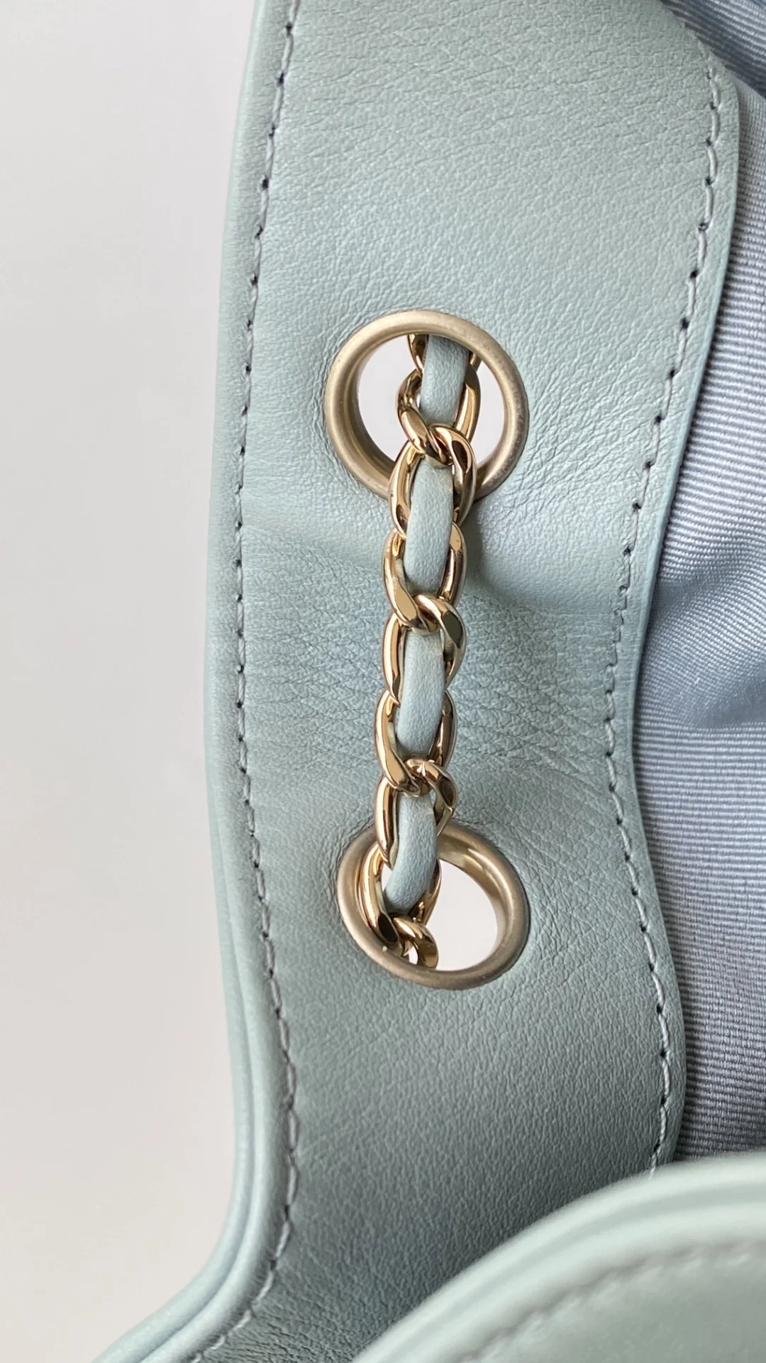 샤넬 원 포켓 듀마 백팩 스몰 램스킨 스카이블루