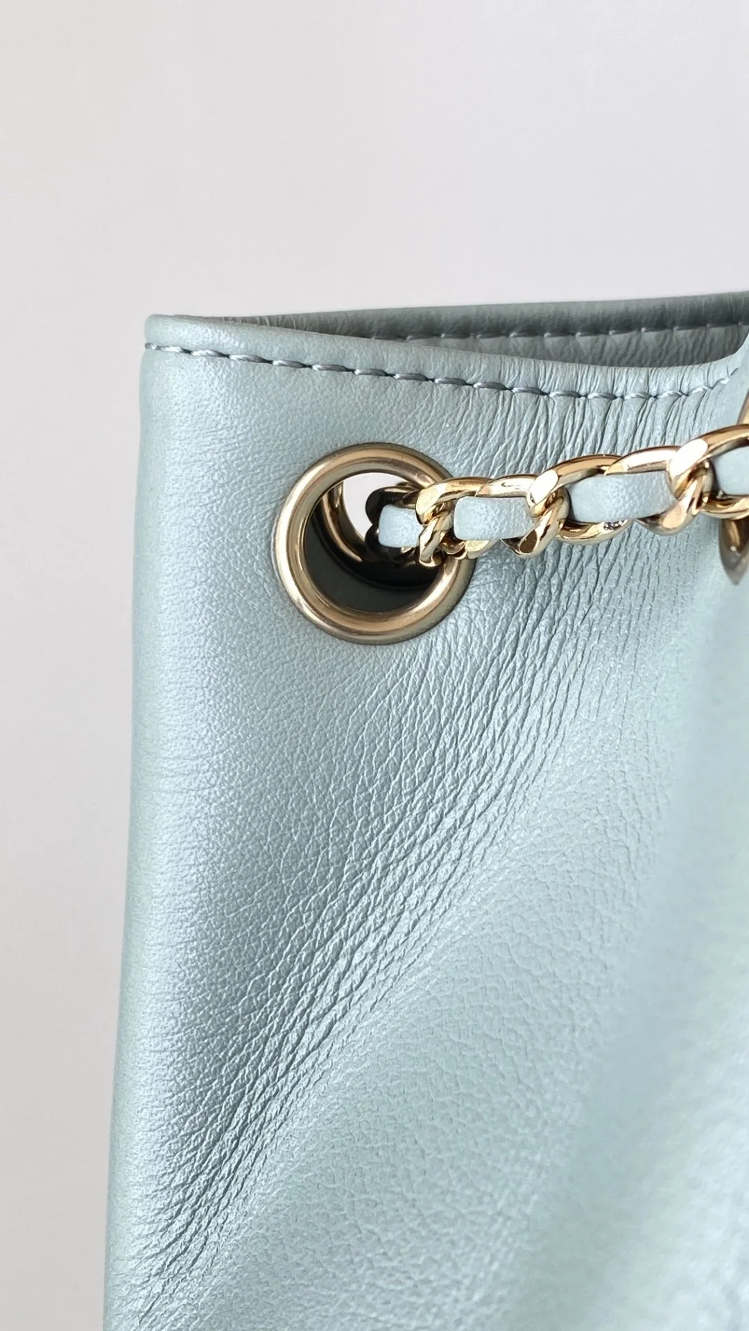 샤넬 원 포켓 듀마 백팩 스몰 램스킨 스카이블루