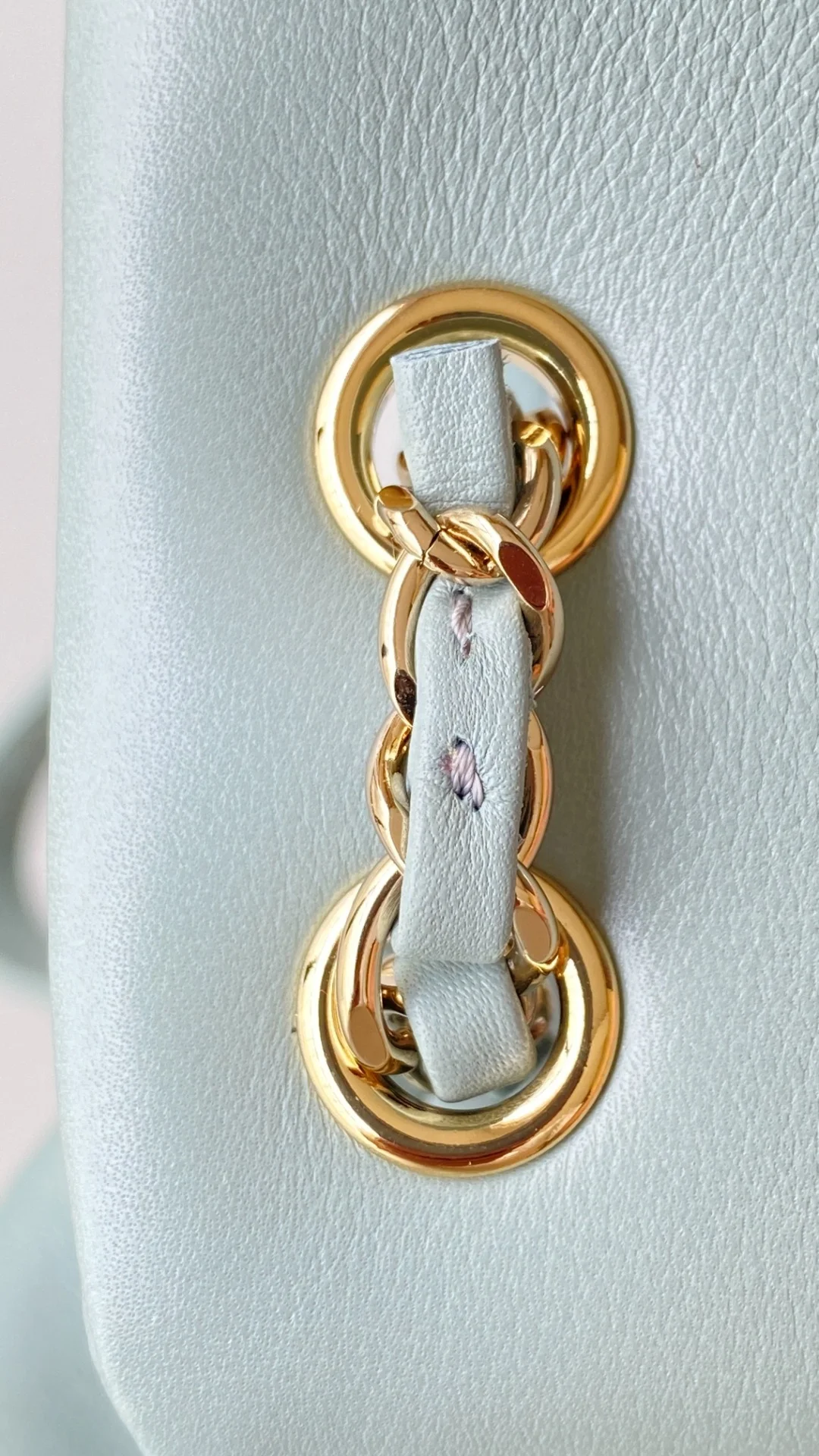 샤넬 원 포켓 듀마 백팩 스몰 램스킨 스카이블루