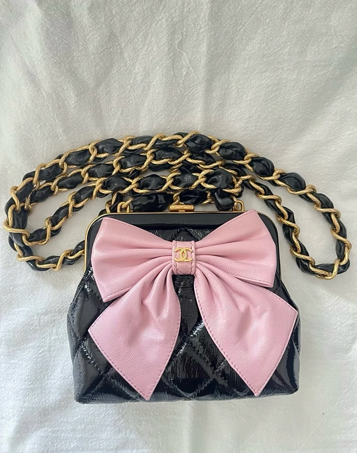 샤넬 샤이니 램스킨 패턴트 크럼플 체인 미니백