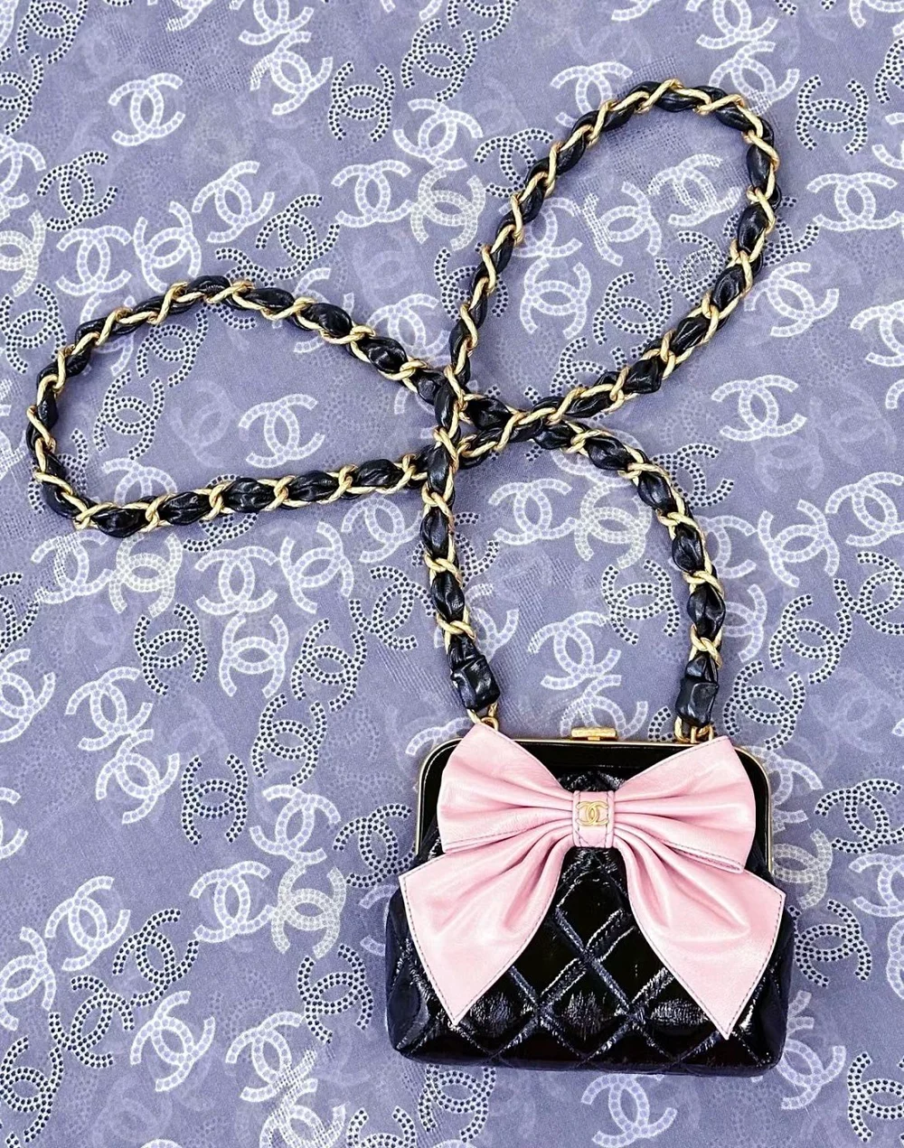 샤넬 샤이니 램스킨 패턴트 크럼플 체인 미니백