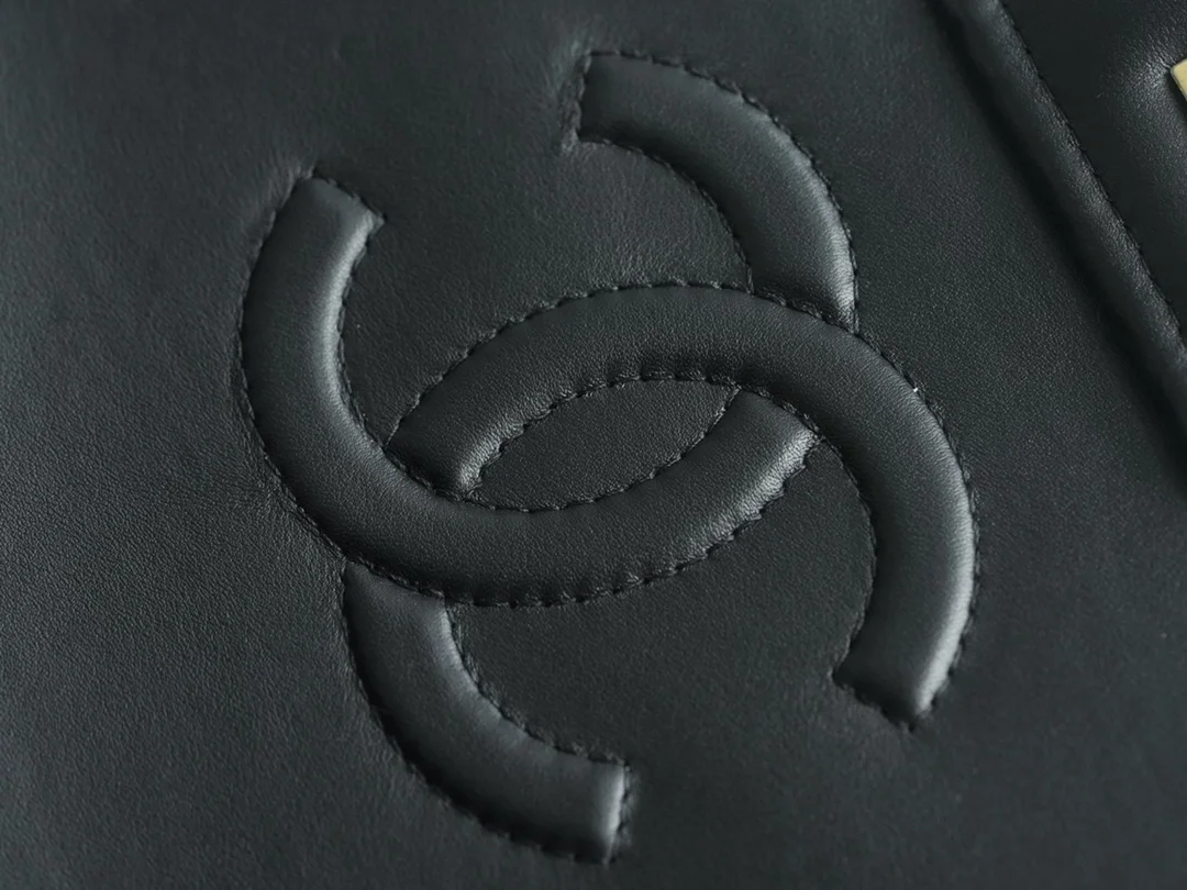 샤넬 트위드 백팩 라지 골드 메탈