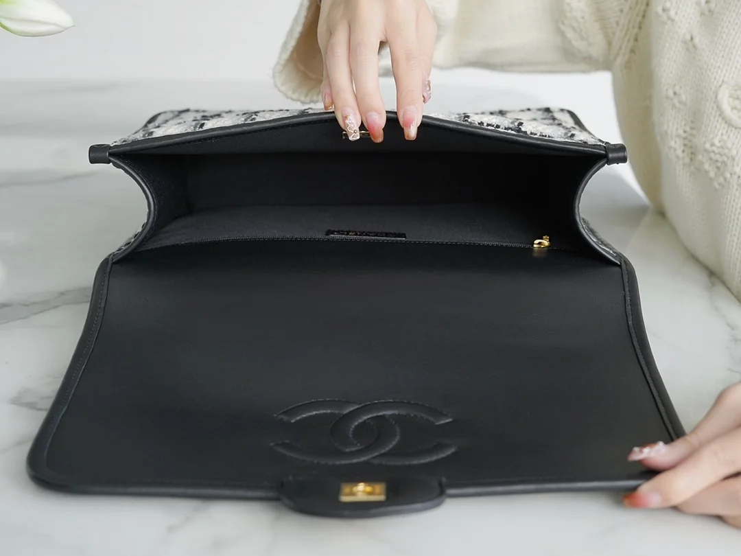 샤넬 트위드 백팩 라지 골드 메탈