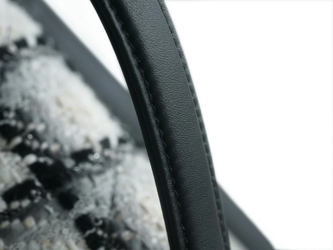 샤넬 트위드 백팩 라지 골드 메탈