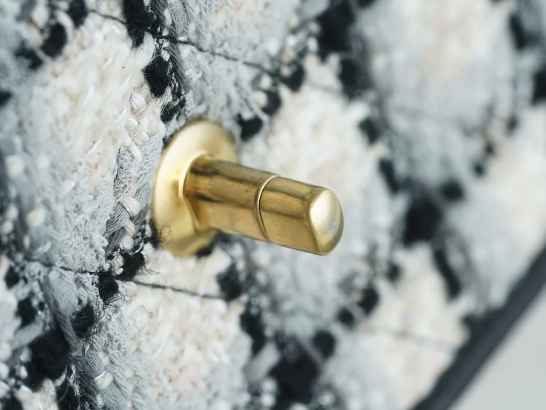 샤넬 트위드 백팩 라지 골드 메탈