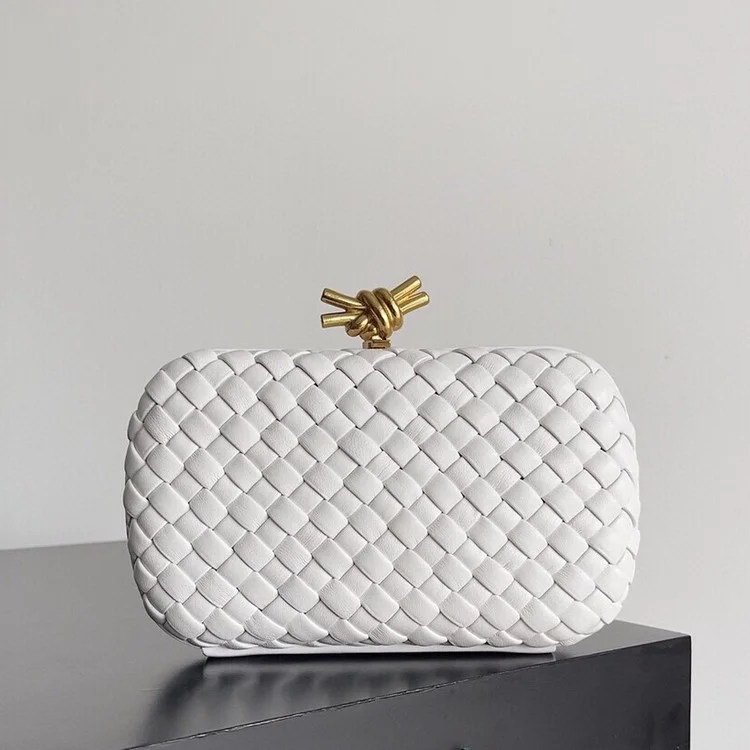 보테가 베네타 놋 클러치