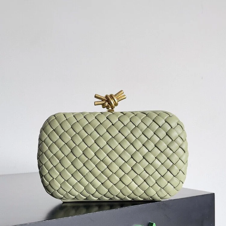 보테가 베네타 놋 클러치